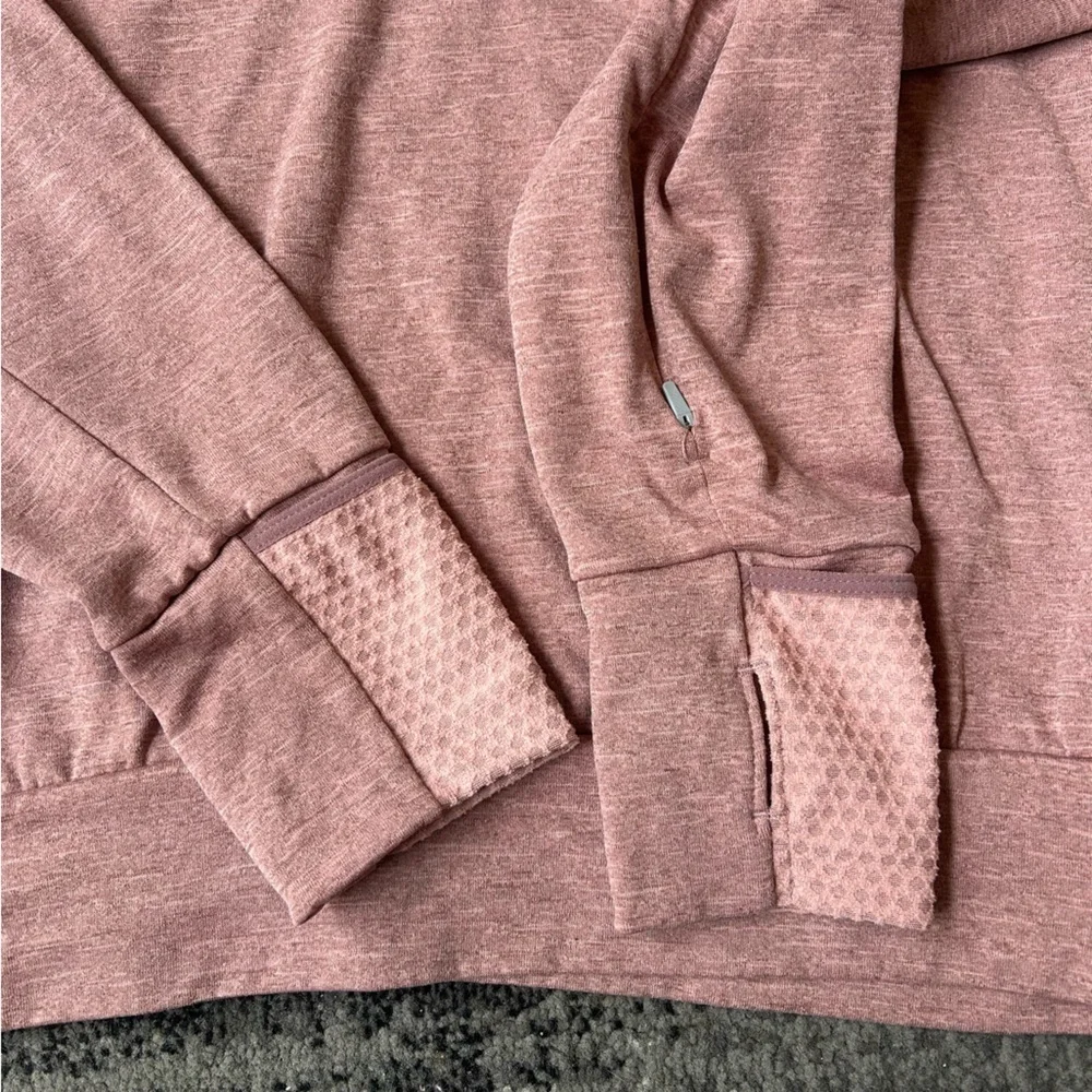 NIKE Dri- Fit Running Crewneck Sweatshirt With Hand Covers & Thumbholes